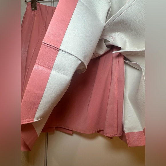 NWOT Alice + Olivia Carter Vegan Leather Mini Skirt in Color Rose Size 0 - Picture 7 of 8